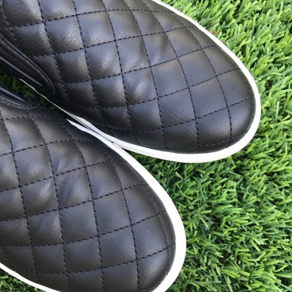 🎩 Steve Madden Ecentrcq Slip On Sneakers 🎩 - Picture 3 of 7